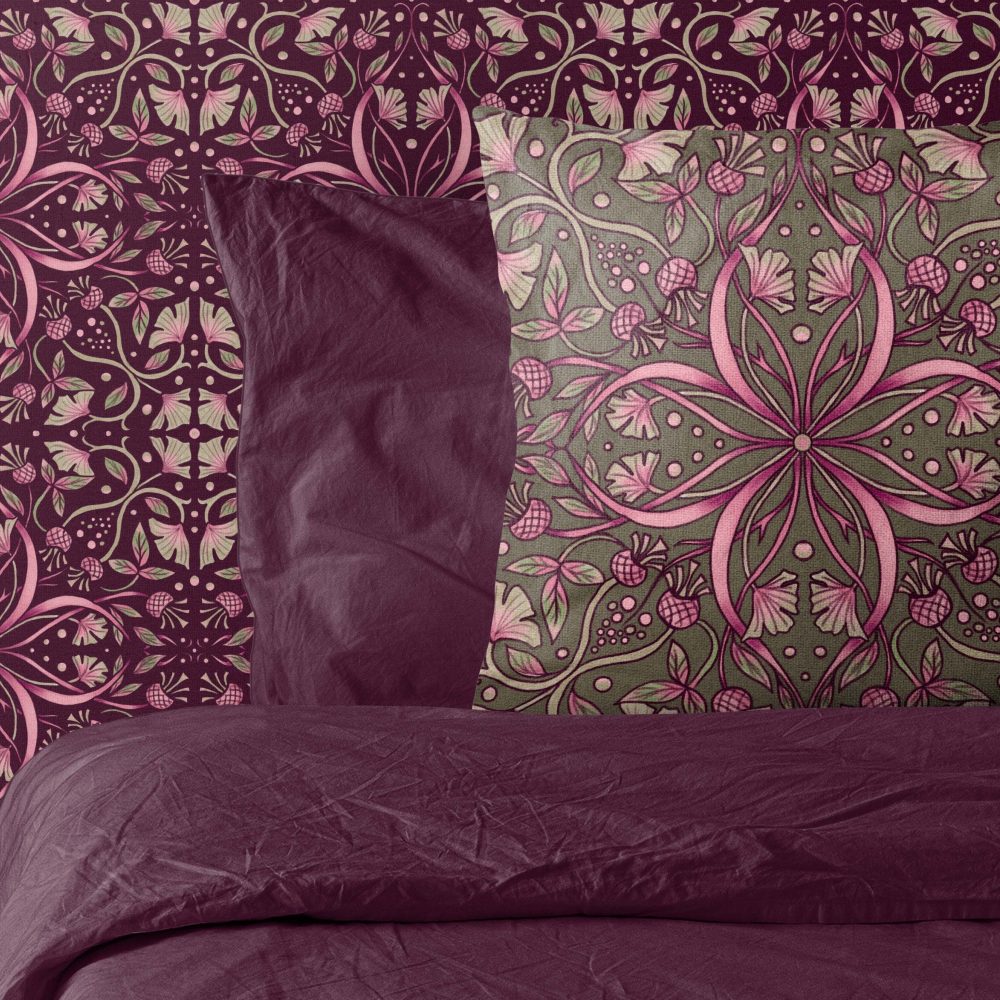 Çini Pembe Çiçek Desenli Bordo Duvar Kağıdı